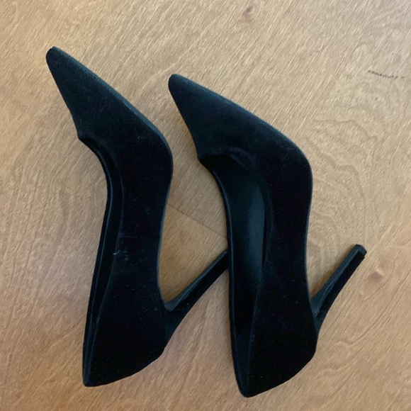 Breckelles Black Women’s Shoes, size 6,5 - Picture 3 of 4